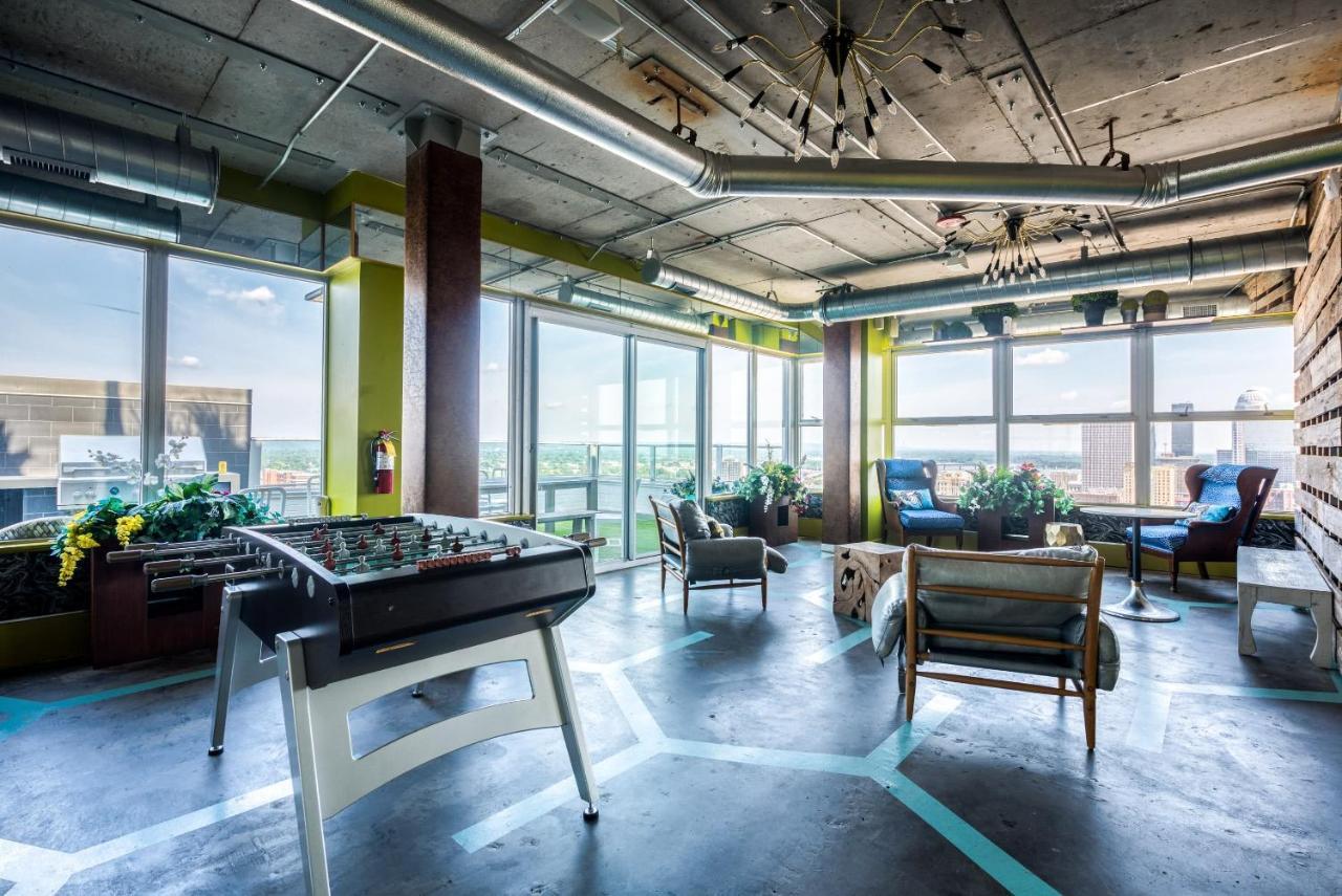 Two 800 Tower Cozysuites With Gym! 22fl Apartment