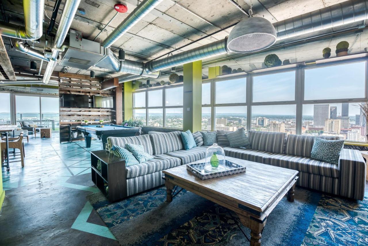 Two 800 Tower Cozysuites With Gym! 22fl Apartment *