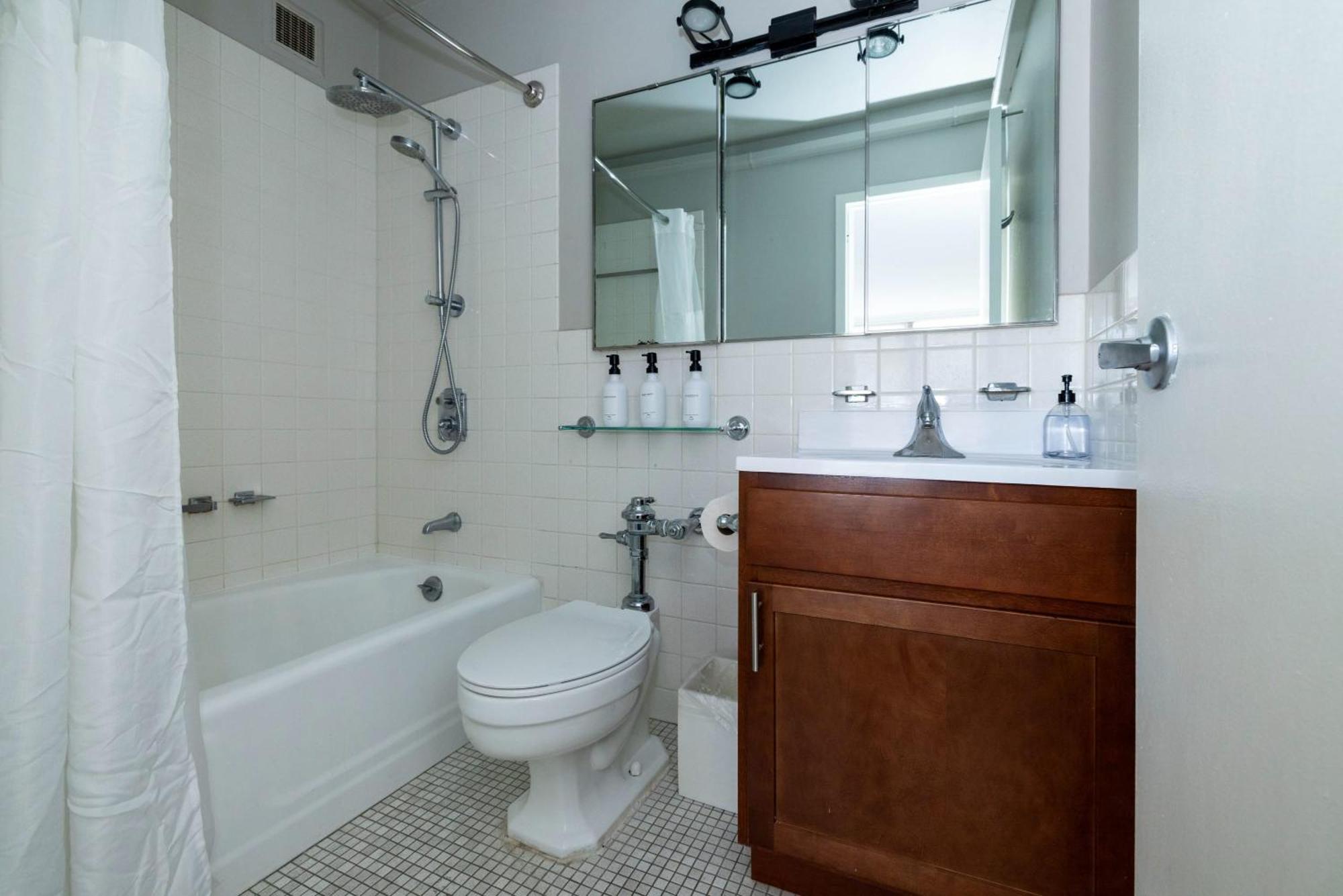 Two 800 Tower Cozysuites With Gym! 22fl Louisville